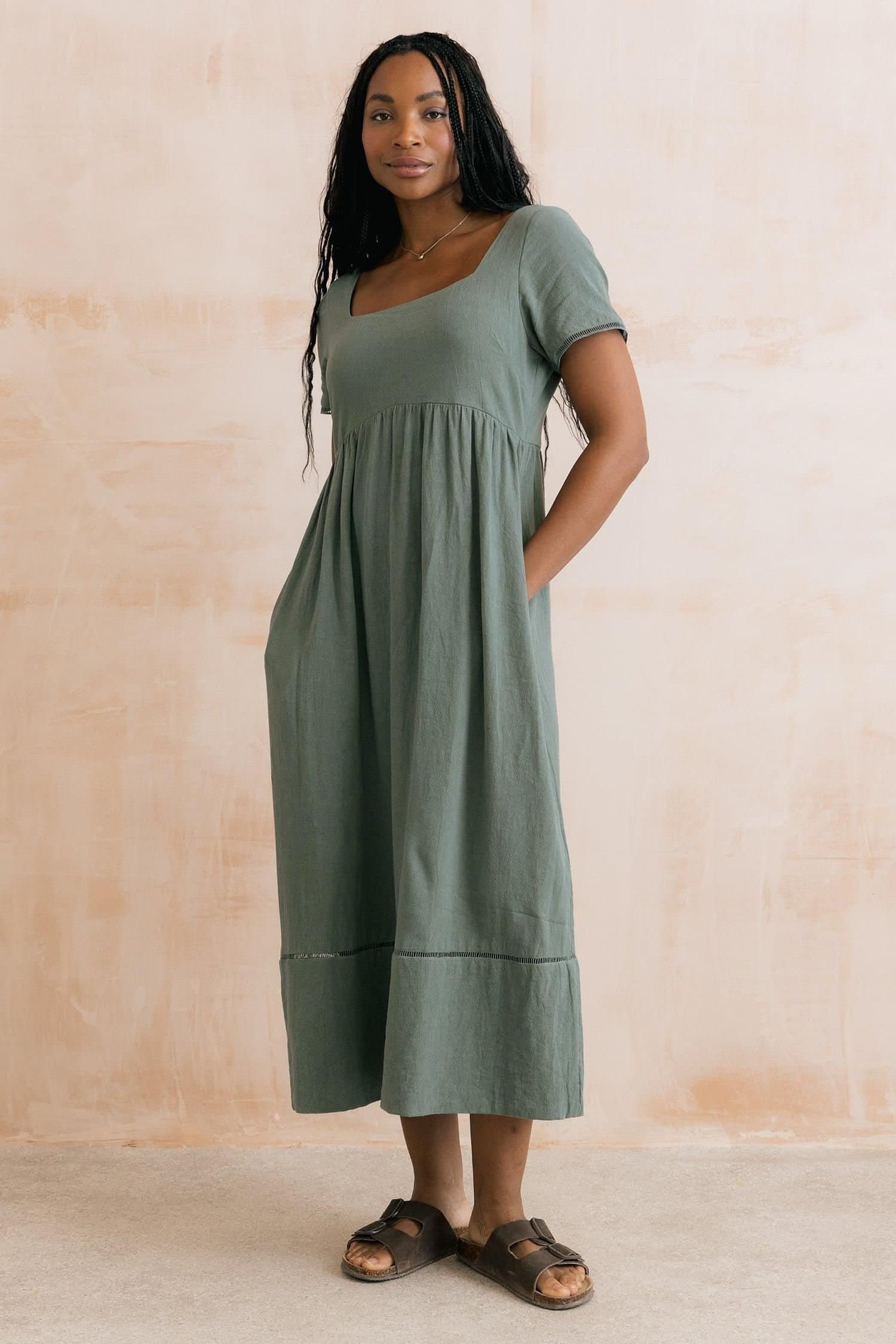 Lily & Me Lily & Me Women's Iris Linen Blend Midi Dress in Pale Green