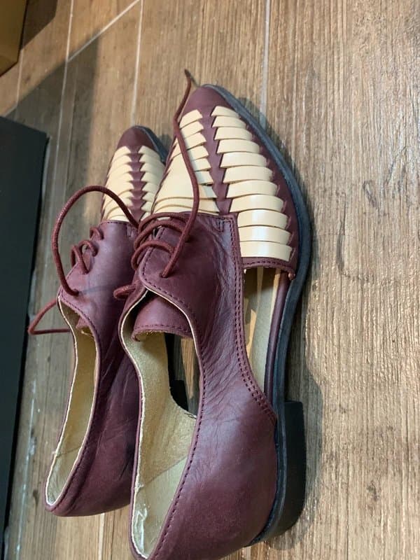 Topshop Topshop cutout shaped burgundy lace ups