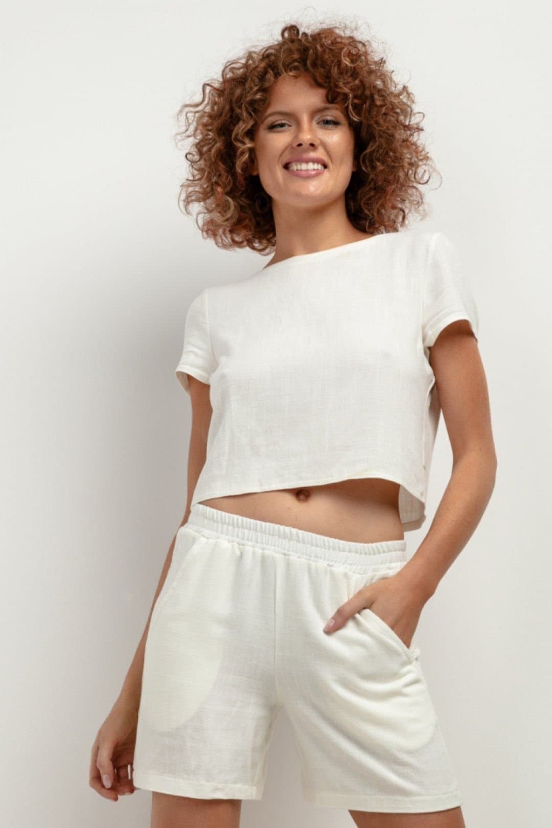 Love Lace Love Lace Women's Linen Blend Loose Shorts in White
