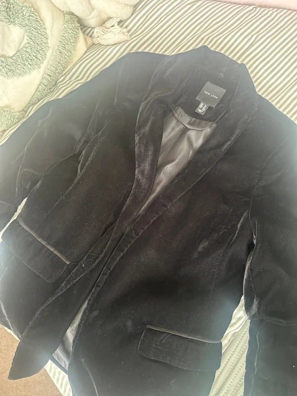 New Look Velvet blazer - black