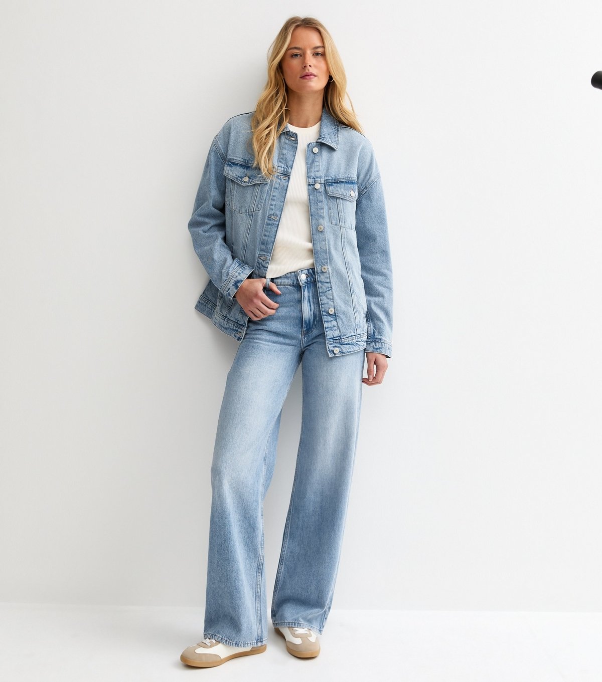 New Look Women's Tall Light Blue Oversized Denim Jacket New Look - 3