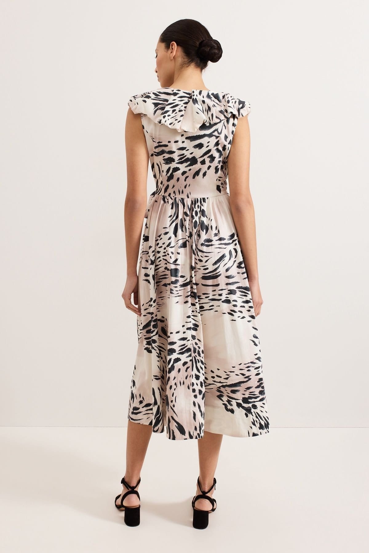 Phase Eight Phase Eight Women's Trix Leopard V-Neck Dress in Light Beige - 4