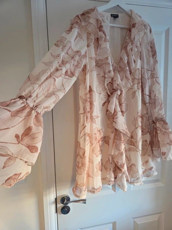 Boohoo Chiffon floaty dress size 14