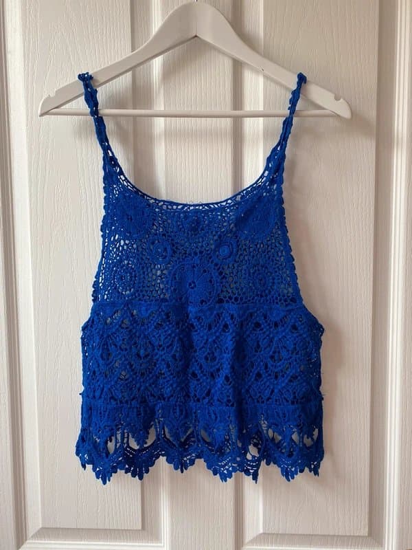 New Look Blue lace crop top