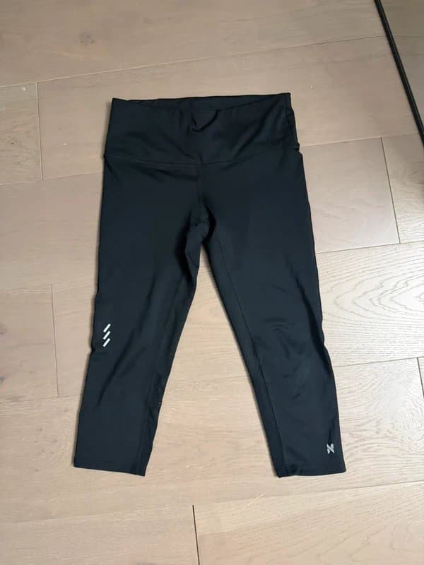 ASOS gym black cropped leggings