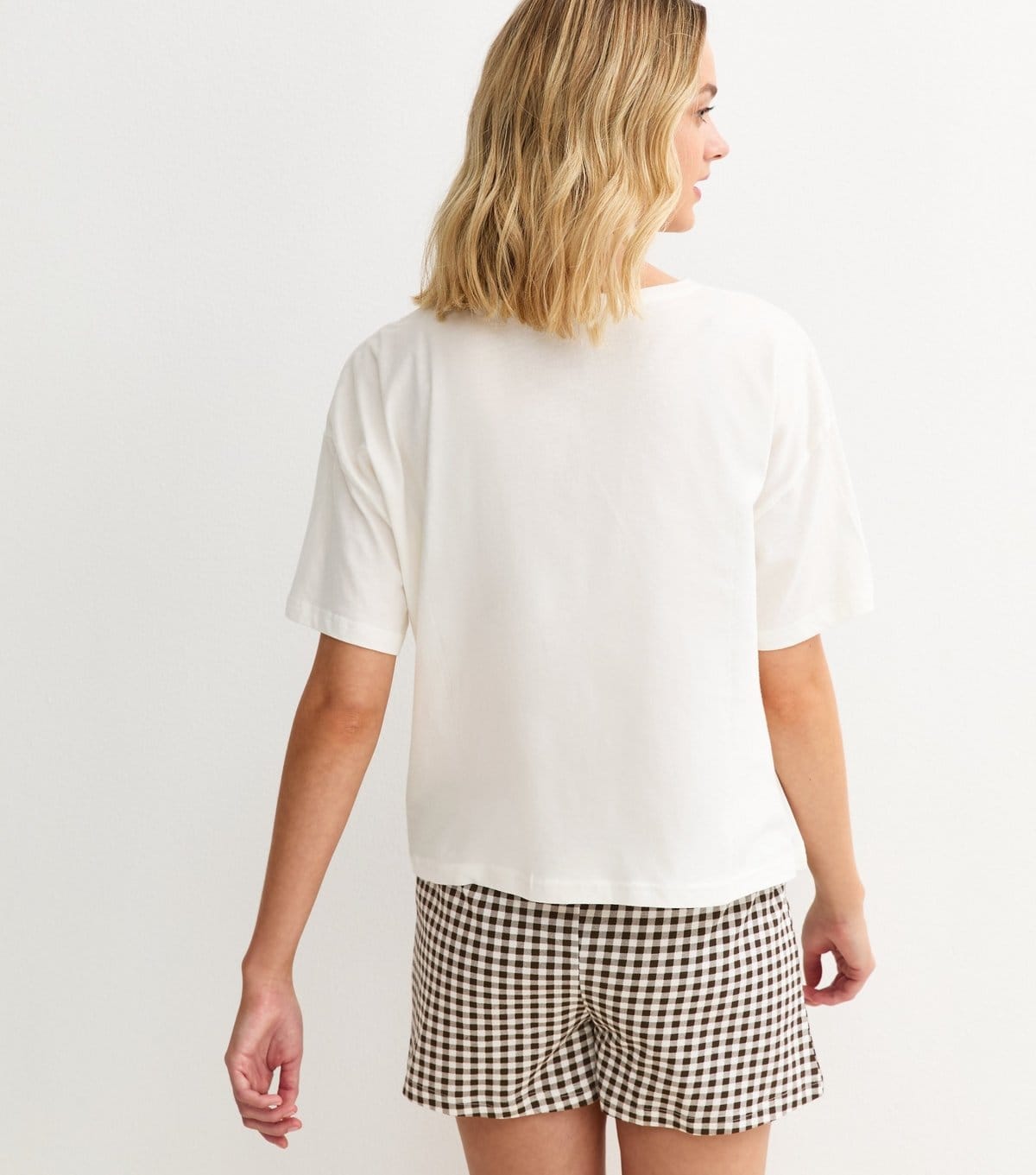 New Look Women's Cream NYC Print T-Shirt and Checked Shorts Pyjama Set New Look - 4