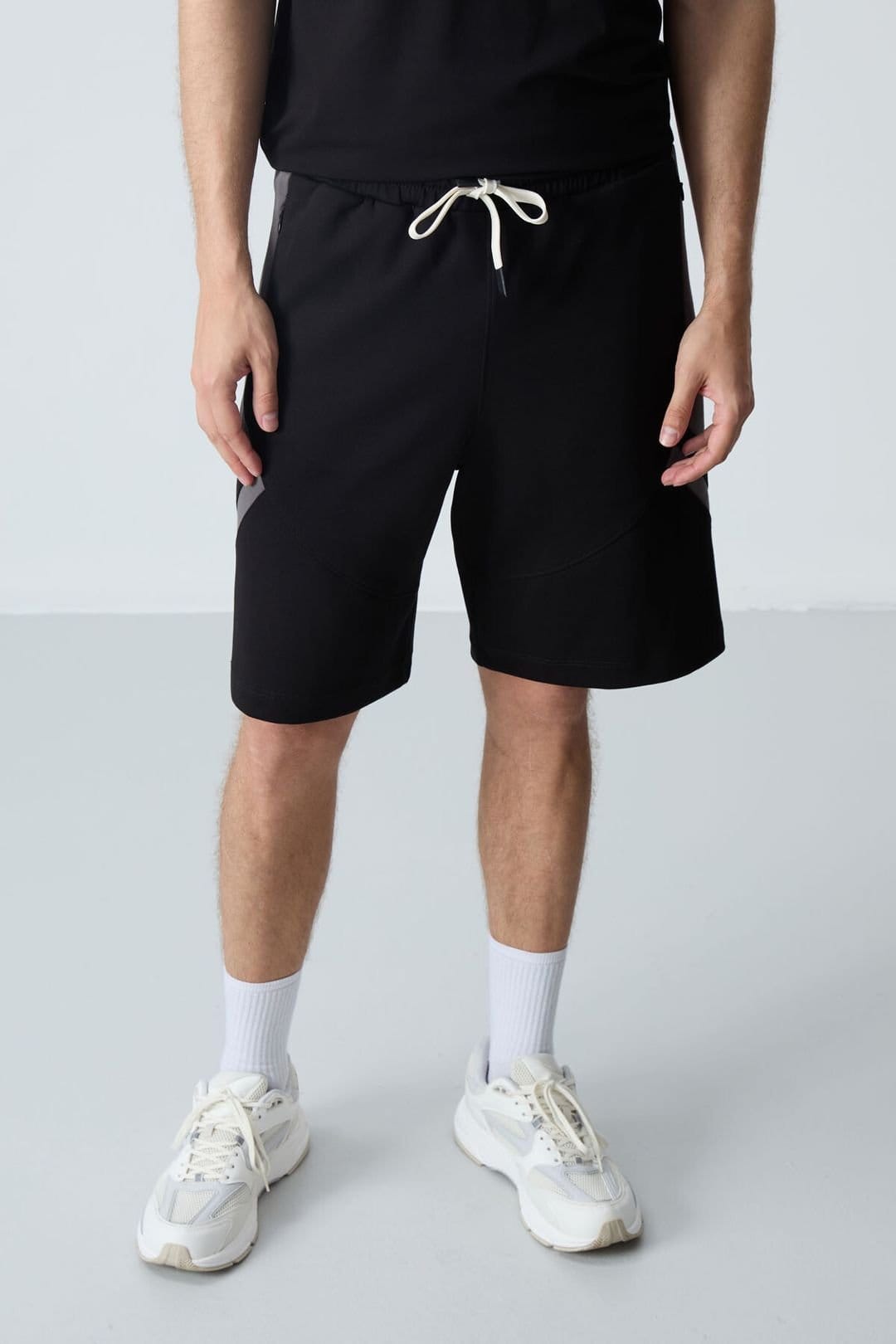 Tommy Life Tommy Life Men's Fleece Sweat Shorts in Black - 4