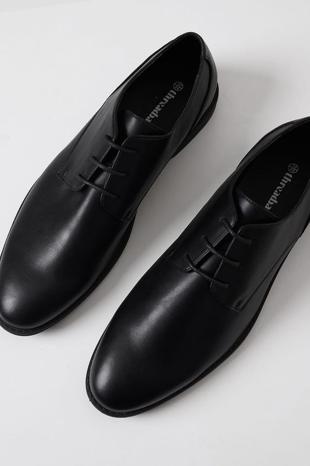 Threadbare Threadbare Men's Lace Up Derby Shoes in Black - 2