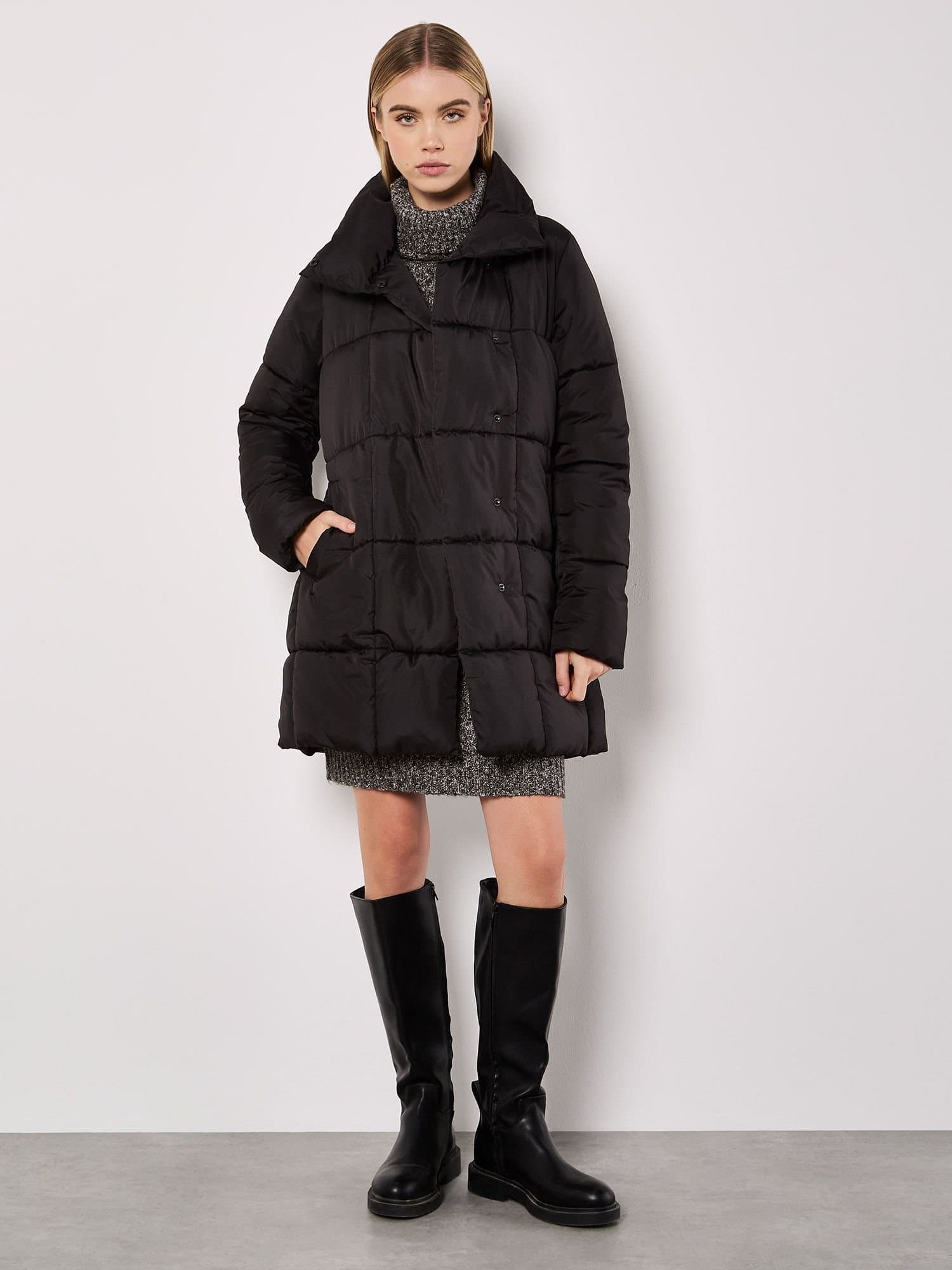 Apricot Apricot Women's Quilted Puffer Jacket in Black
