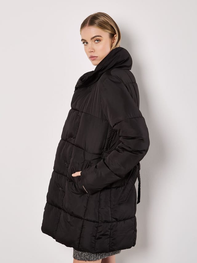 Apricot Apricot Women's Quilted Puffer Jacket in Black - 2