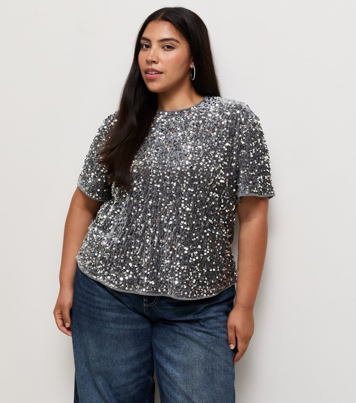 New Look Women's Plus Size Silver Velvet Sequin T-Shirt Curves New Look