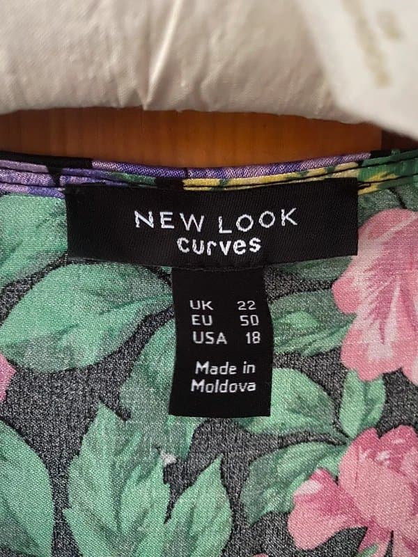 New Look Super flattering New Look vintage style dress.