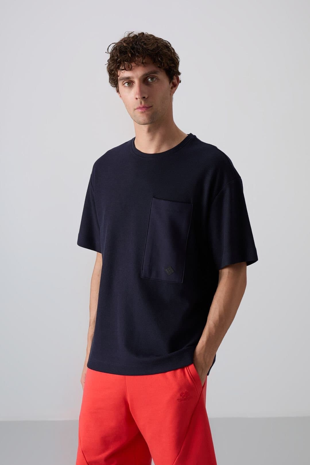 Tommy Life Tommy Life Men's Oversized Cotton-Blend Crew Neck T-Shirt With Pocket in Navy