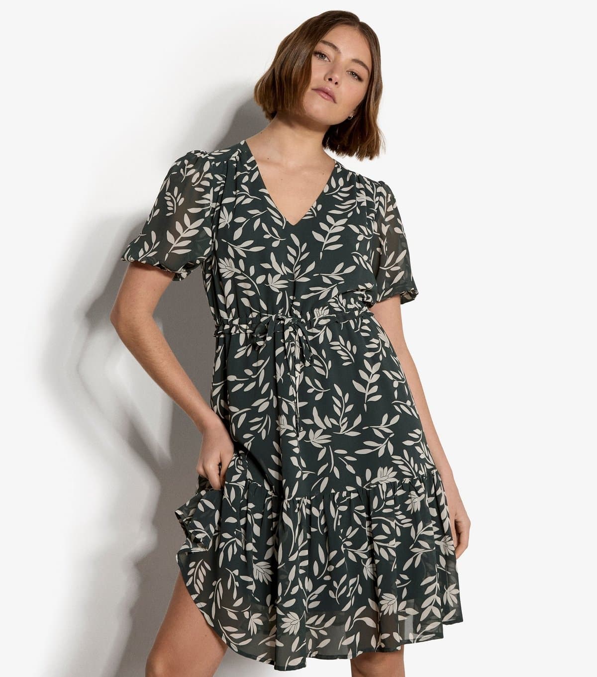 Apricot Women's Green Monochrome Leaf Mini Dress Apricot New Look