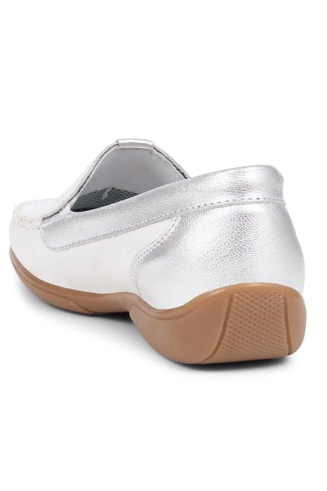 Pavers Pavers Women's Leather Moccasins in White - 3