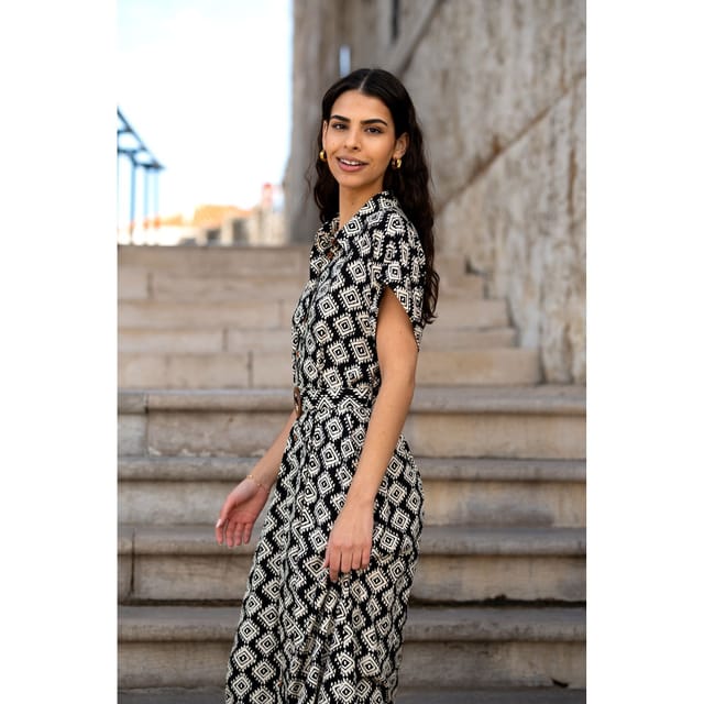 Yumi Yumi Women's Black Viscose Midi Shirt Dress With Matching Belt - 3