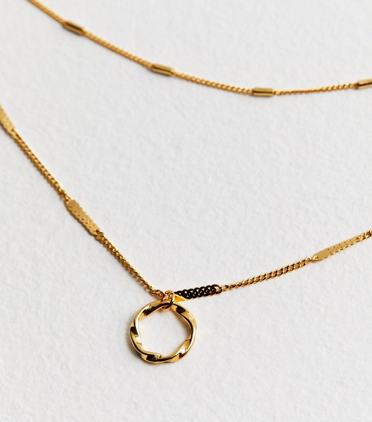 New Look 18ct Gold Plated Circle Pendant Layered Chain Necklace New Look - 4