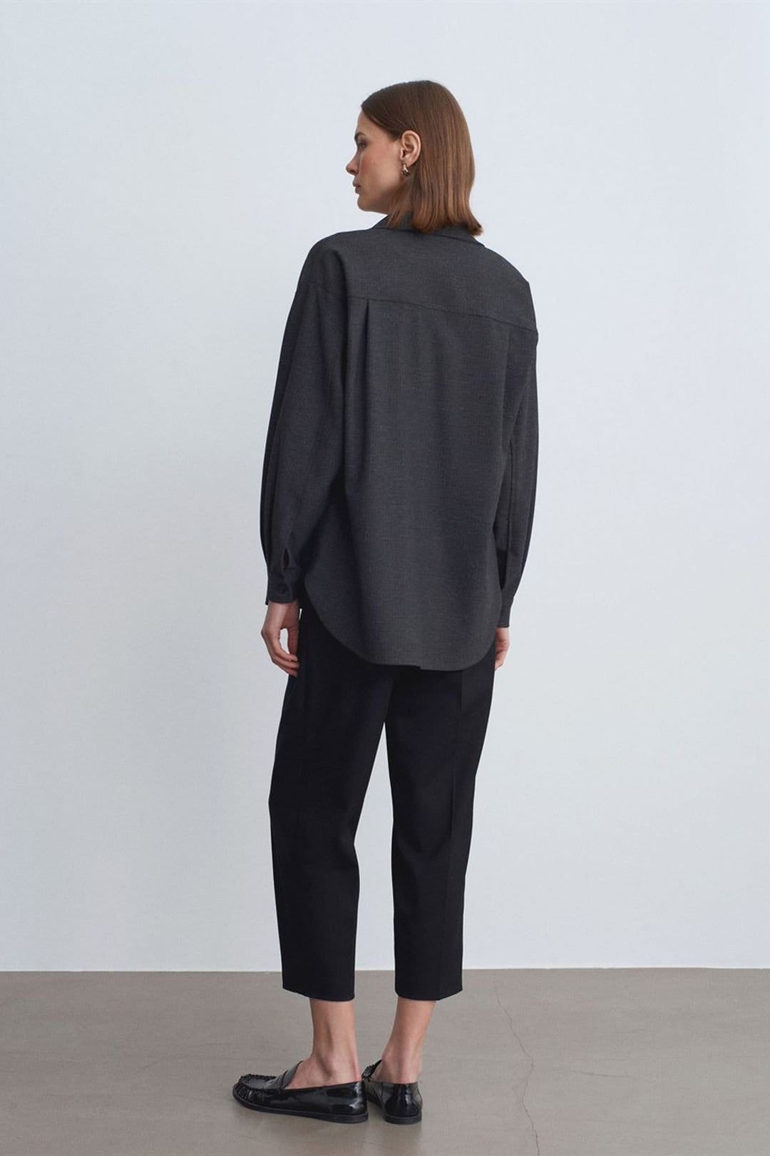 Dilvin Dilvin Women's Oversized Long-sleeve Micro-pattern Shirt in Mid Grey - 4