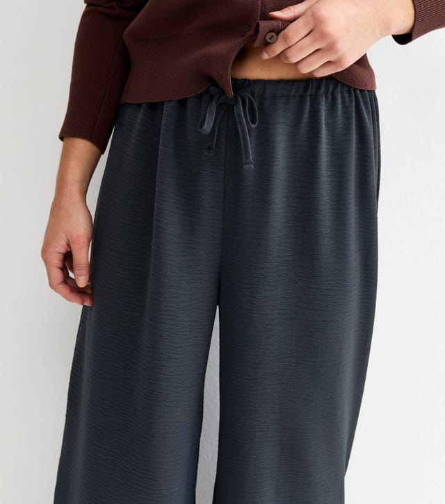 New Look Women's Petite Navy Drawstring Waist Wide Leg Trousers New Look - 2