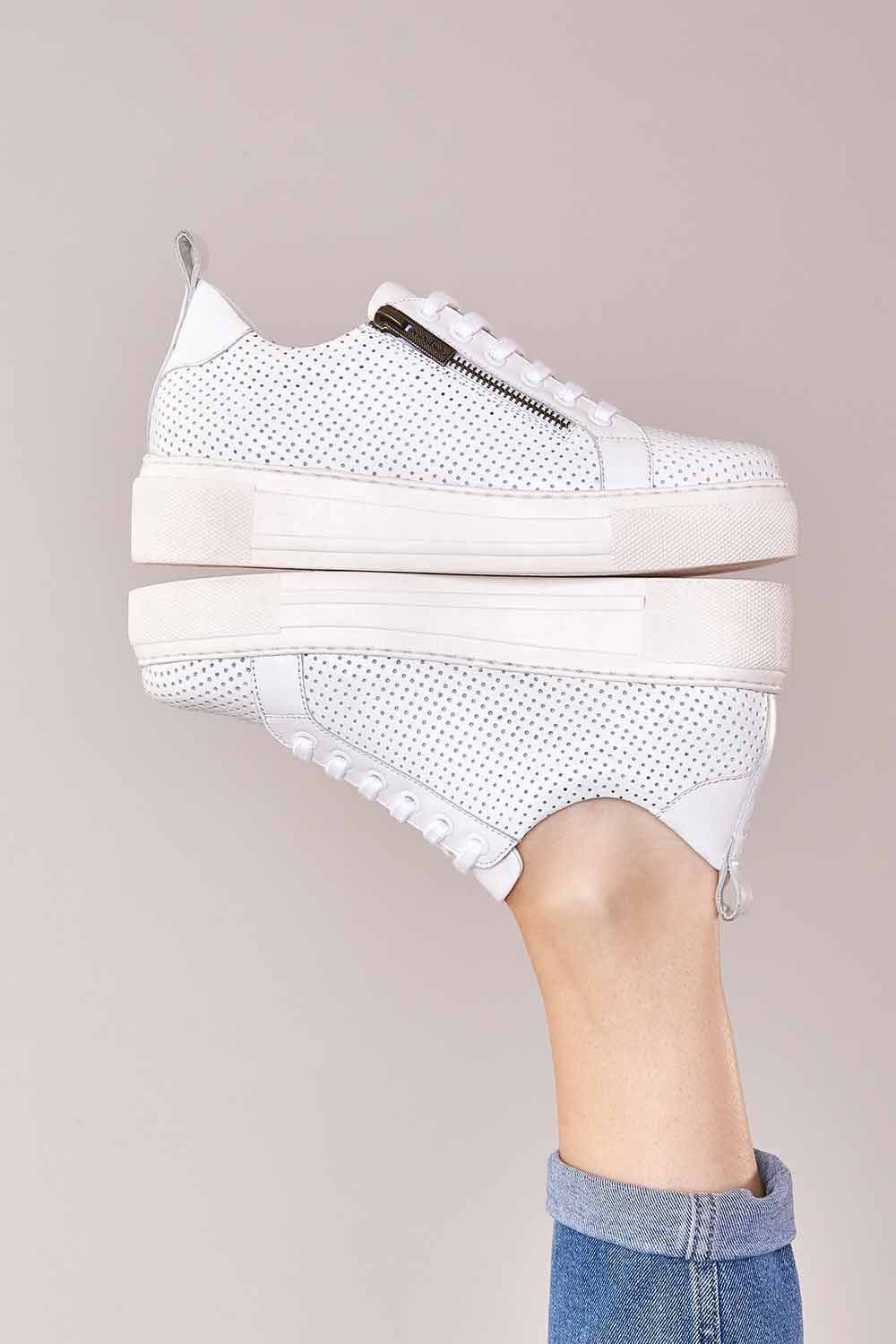 Moshulu Moshulu Women's 'Dawlish' Flatform Zip Trainers in White