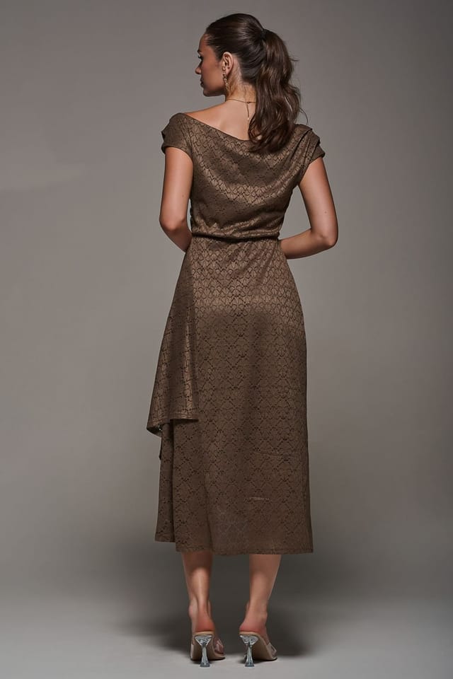Jolie Moi Jolie Moi Women's Textured Asymmetrical Draped Midaxi Dres in Brown - 2