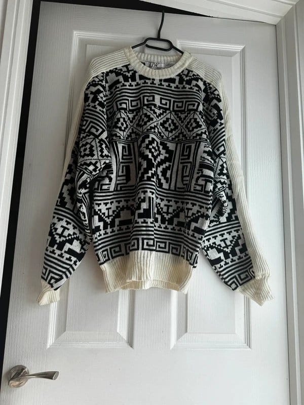 Vintage Dressing Vintage Y2K Mervyn’s TJW Black & White Geometric Pattern Crewneck Sweater – Men’s UK M - 1