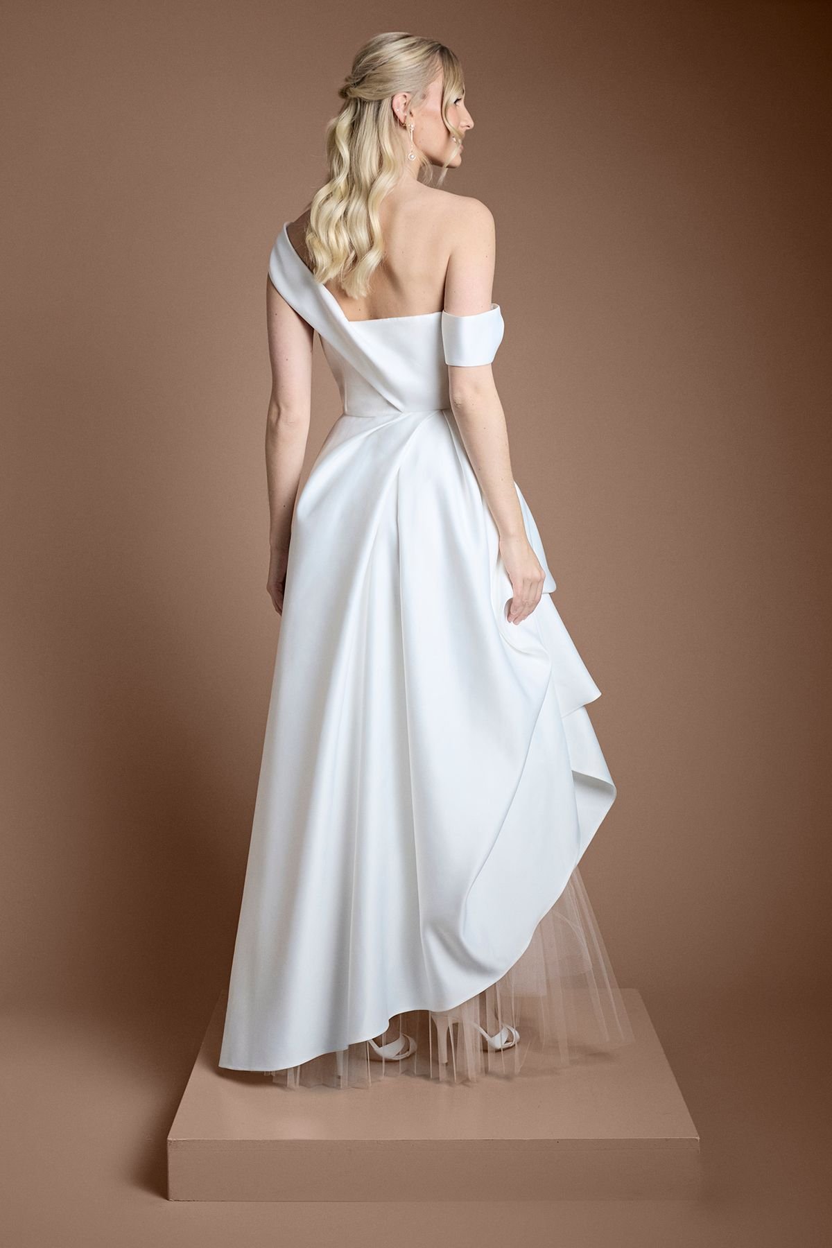 Coast Coast Women's One Shoulder Bodice Asymmetric Skirt Wedding Dress in Ivory - 3