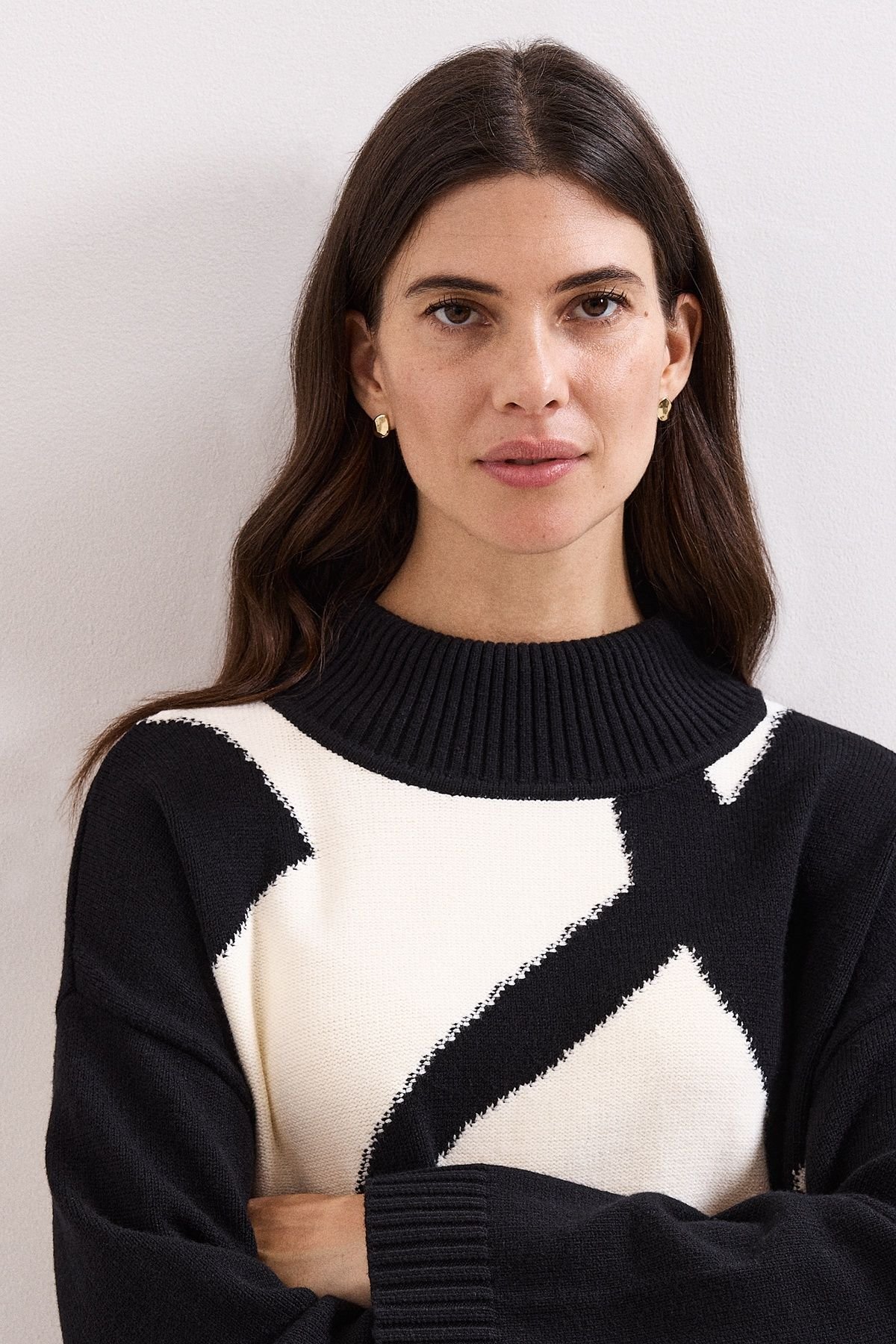 Phase Eight Phase Eight Women's Larna Ribbed Details High-Neck Jumper in Black - 4