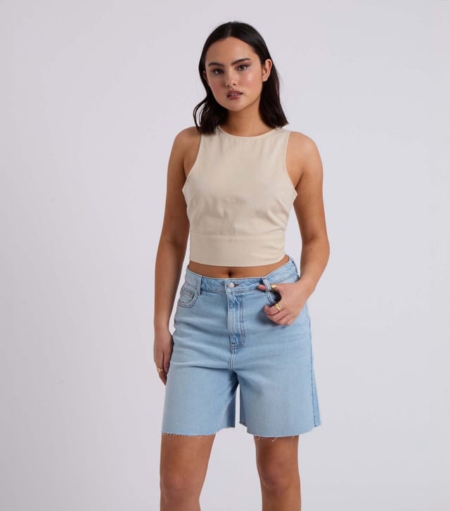 Urban Bliss Women's Light Blue Ripped Bermunda Shorts Urban Bliss New Look - 2