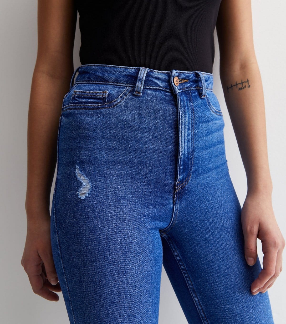 New Look Women's Tall Blue Ripped Knee Hallie Super Skinny Jeans New Look - 4