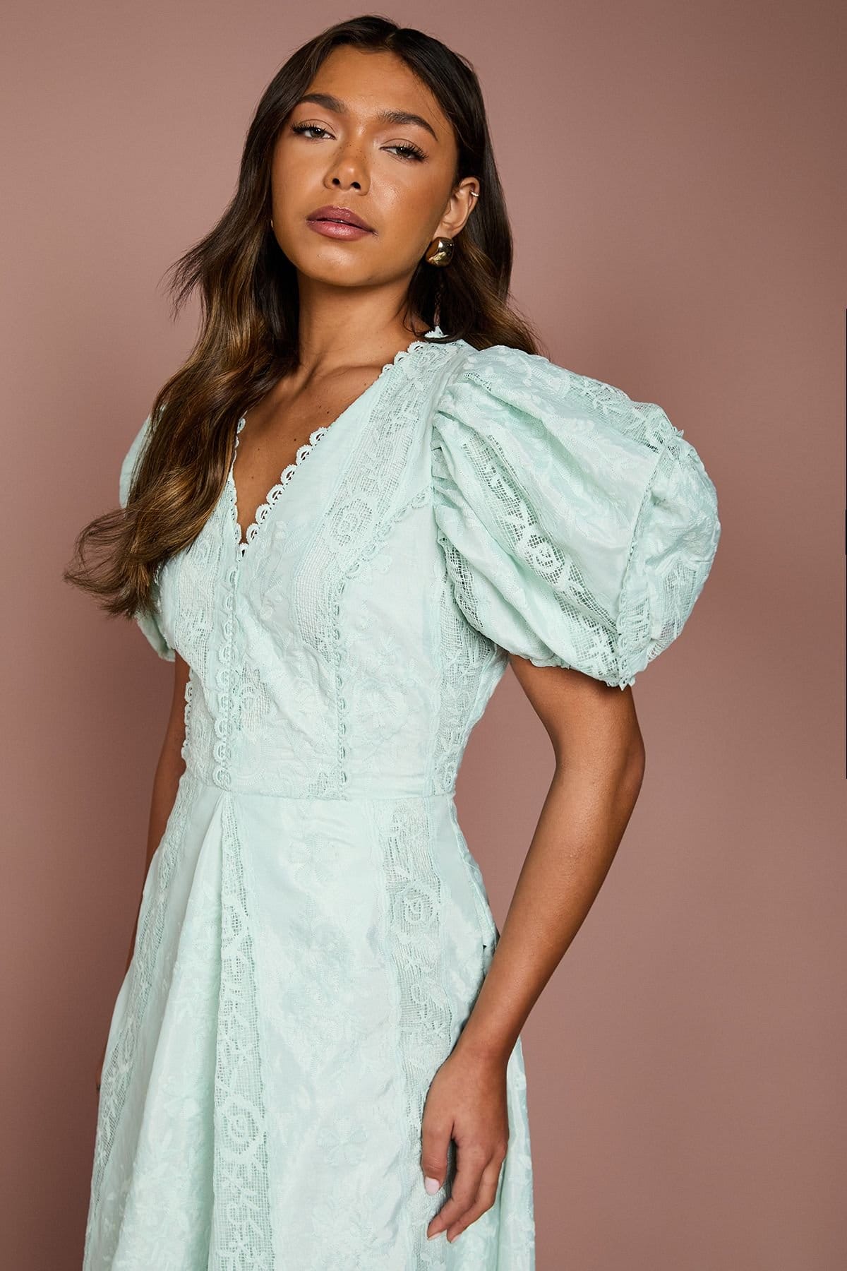 Coast Coast Women's Puff Sleeve Lace Midi Dress in Mint - 4