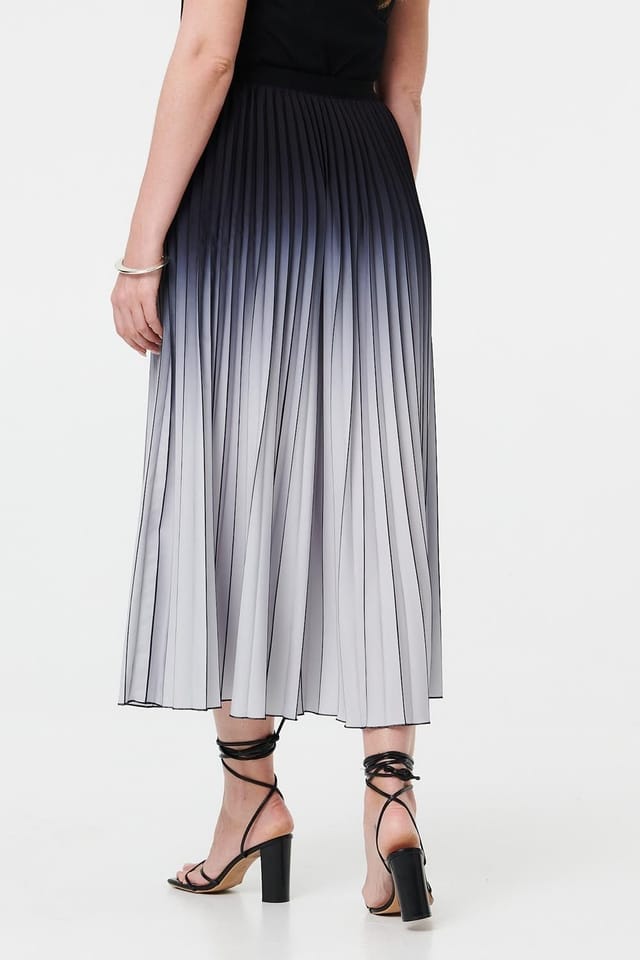 Izabel London Izabel London Women's Ombre Pleated High Waist Maxi Skirt in Black - 2