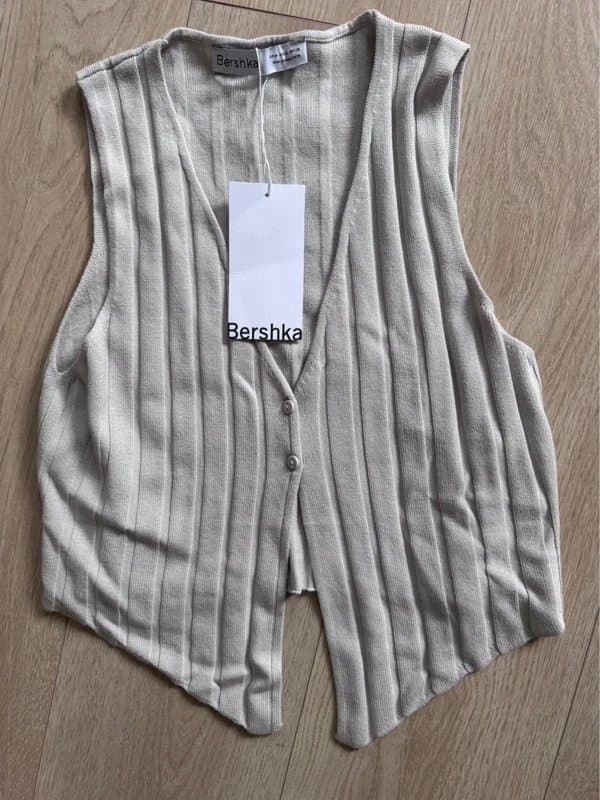 Bershka Knitted vest waistcoat