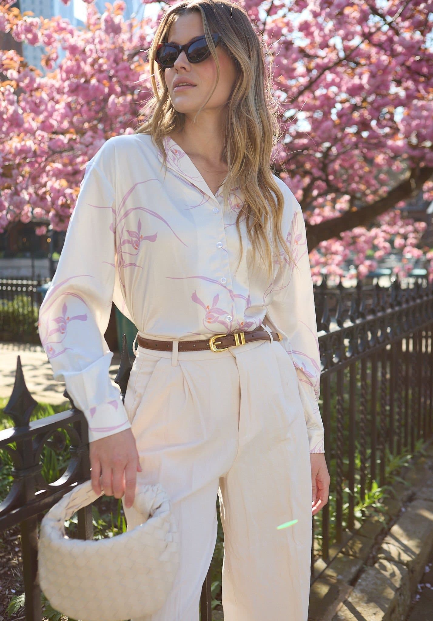 Lily and Lionel Lily and Lionel Women's Lillibet Large Floral Print Shirt In Cream in Ecru