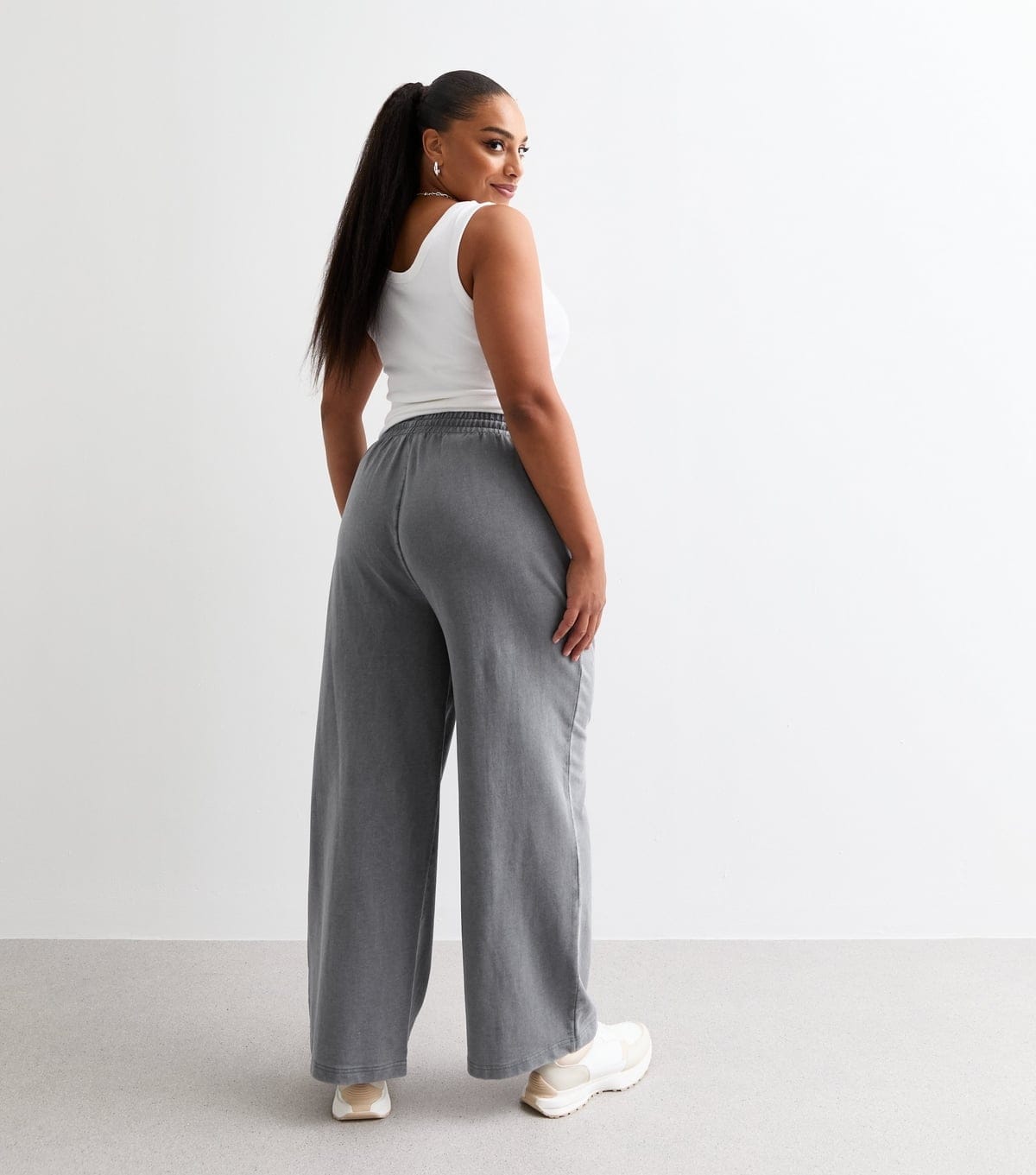 New Look Women's Plus Size Grey Pintucked Wide Leg Joggers Curves New Look - 4