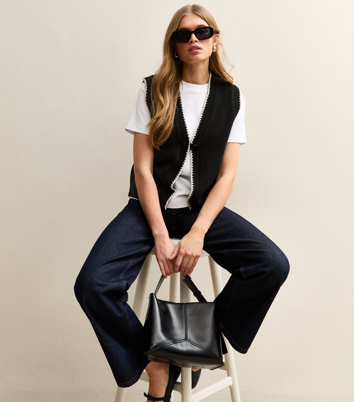 New Look Women's Black and White Blanket Stitch Knit Waistcoat New Look - 2