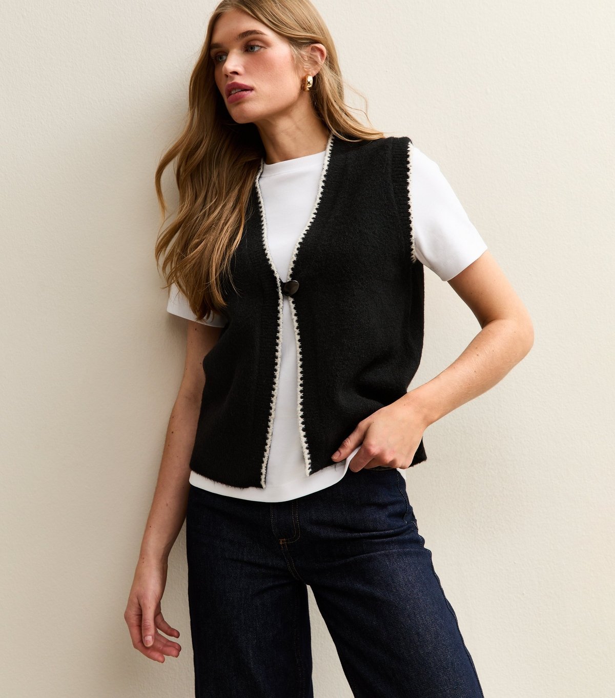 New Look Women's Black and White Blanket Stitch Knit Waistcoat New Look - 3
