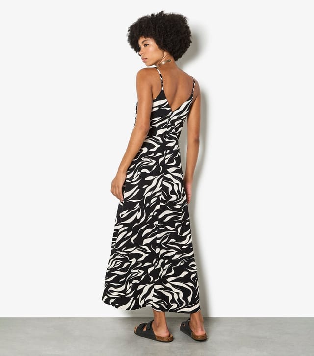 Apricot Women's Black Animal Print Trapeze Cami Maxi Dress Apricot New Look - 3