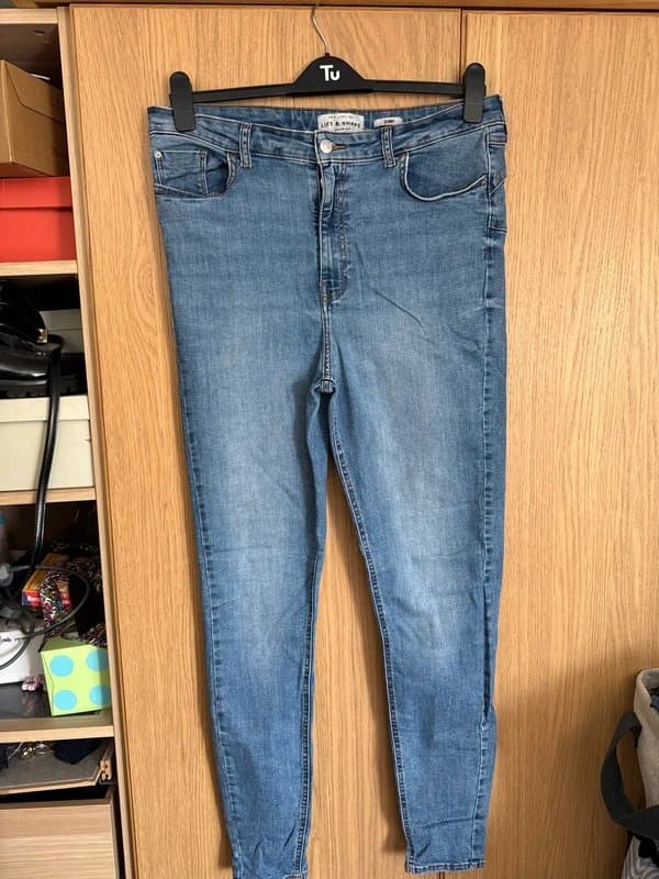 New Look New Look Tall Lift & Shape high waisted skinny jeans. UK size 16
