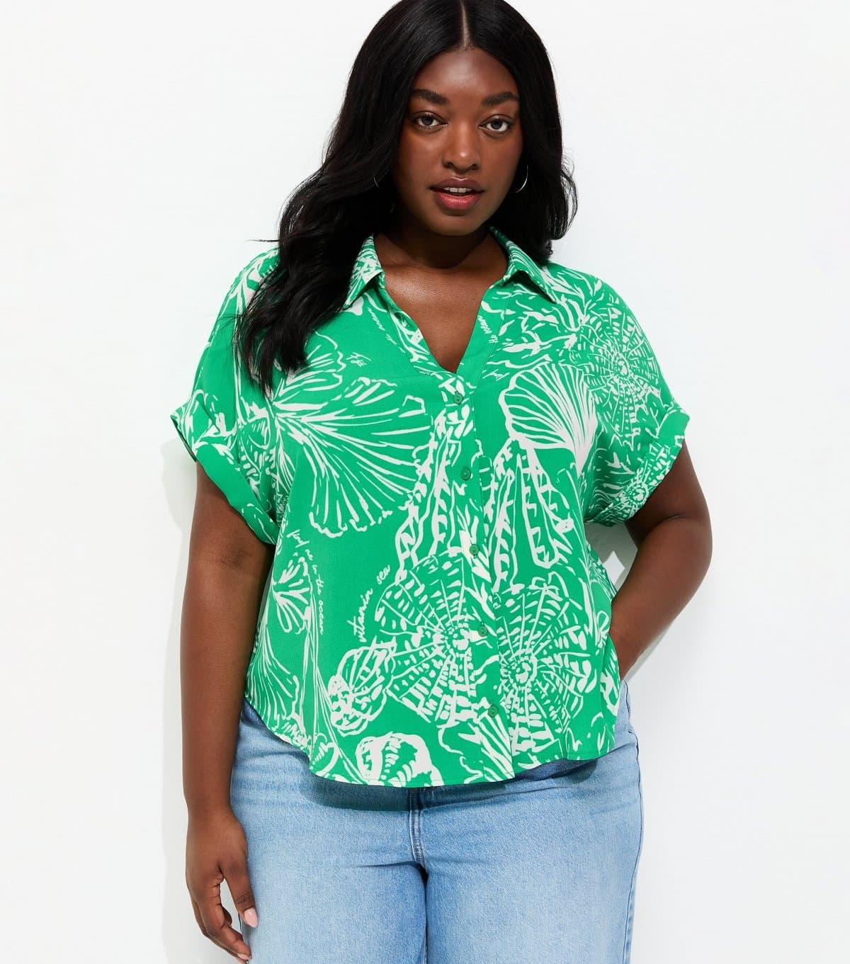 New Look Women's Plus Size Green Leaf Print Short Sleeve Shirt Curves New Look