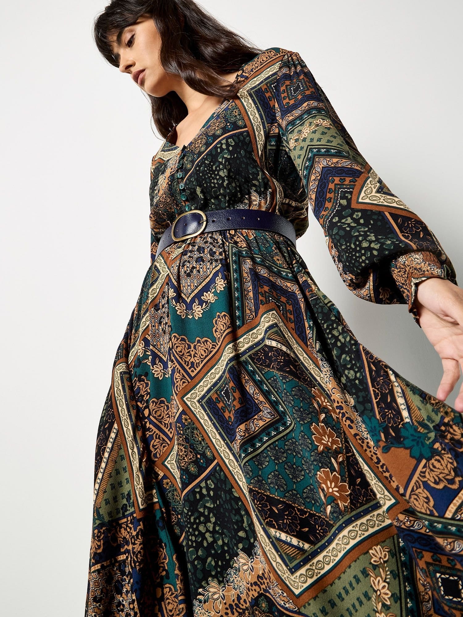 Apricot Apricot Women's Patchwork Print Hanky Hem Midaxi Dress in Green - 4