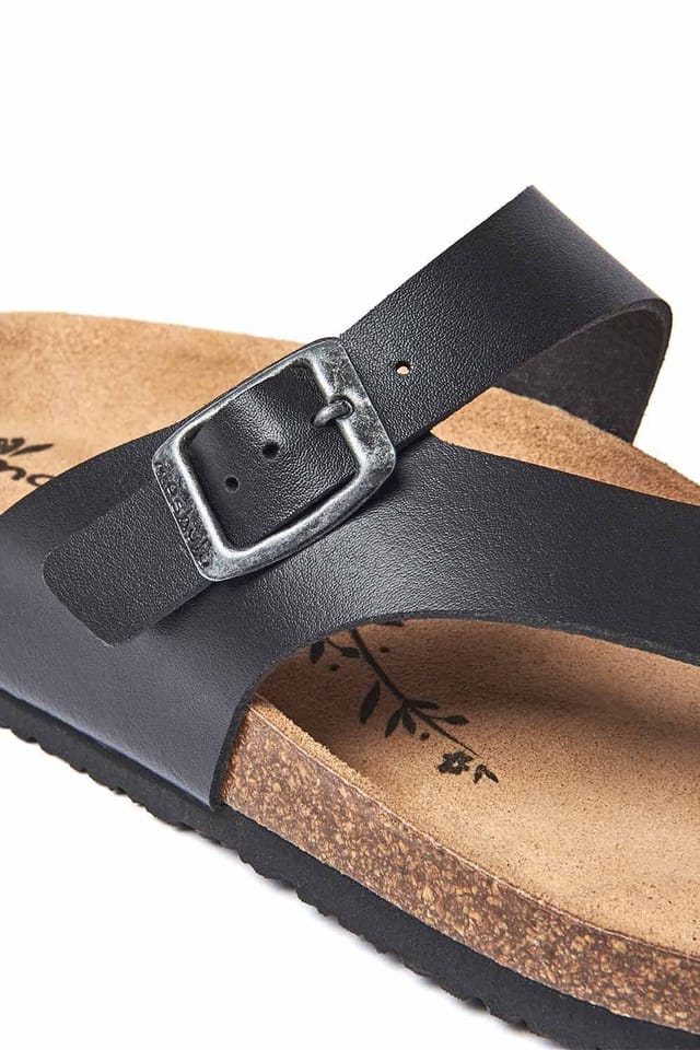 Moshulu Moshulu Women's 'Wilma 2' Toe-Post Cork Footbed Sandals in Black - 3