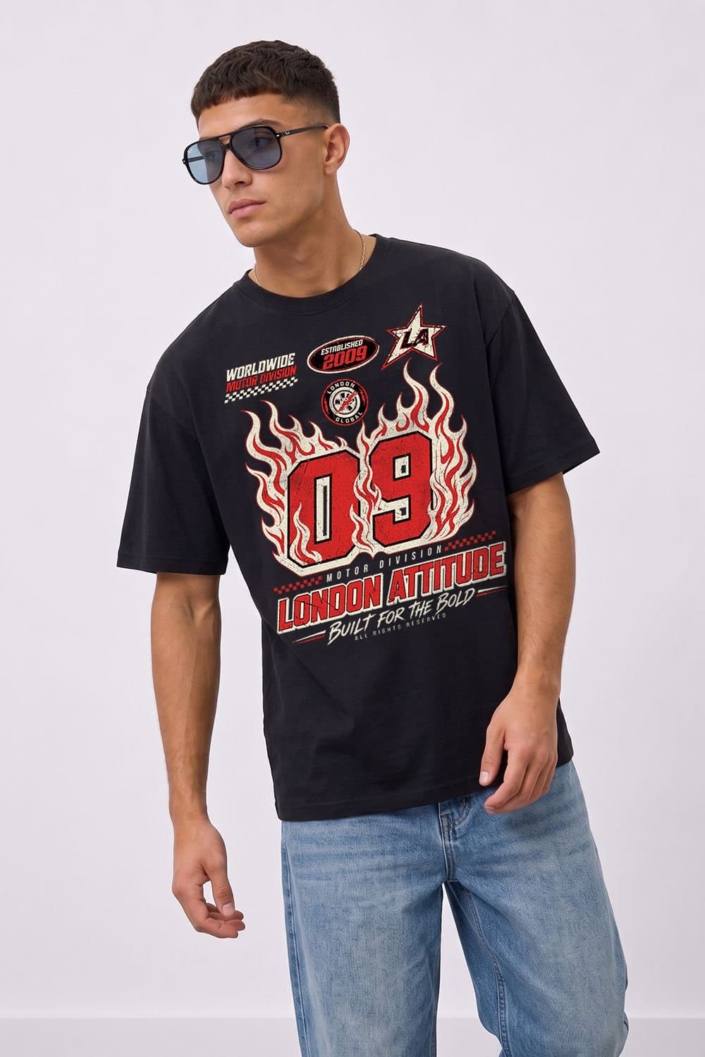 LONDON ATTITUDE LONDON ATTITUDE Men's Racing Oversized Heavyweight Graphic T-Shirt in Black