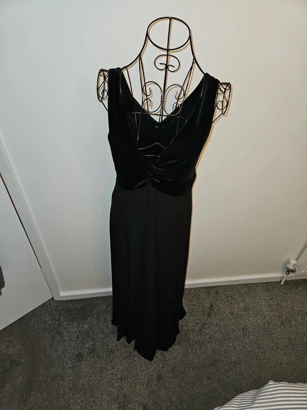 ROMAN Stylish Roman Velvet Bodice Maxi Dress – UK 12 | Black | BNWT 🖤