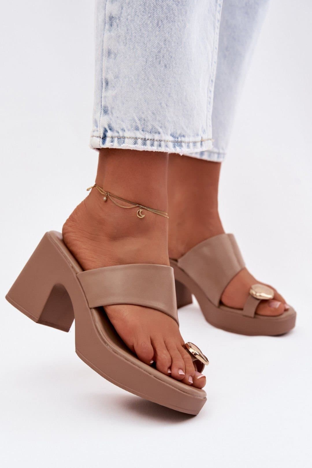 Love Lace Love Lace Women's Beige Platform Heeled Sandals With Gold Detail