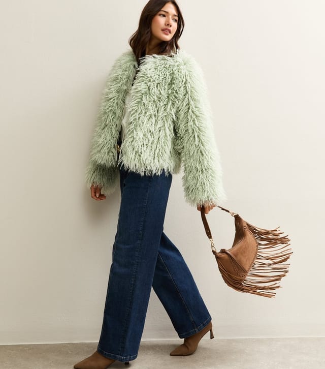 New Look Women's Light Green Faux Fur Coat New Look - 3
