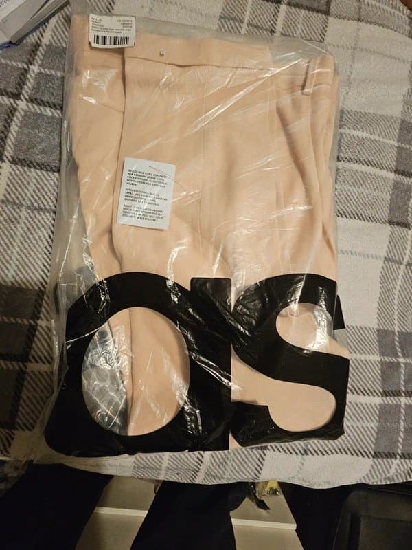 ASOS ASOS Design high waist slim smart trousers in soft touch peach
trousers in soft touch peach