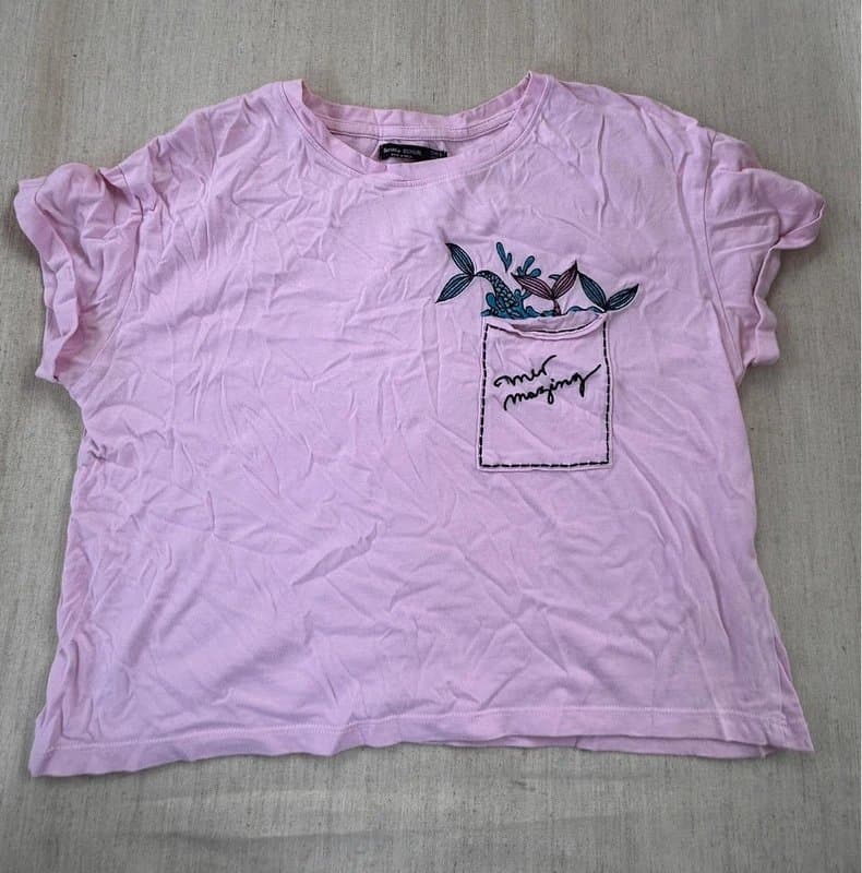Bershka VGC Bershka cropped t-shirt with embroidery