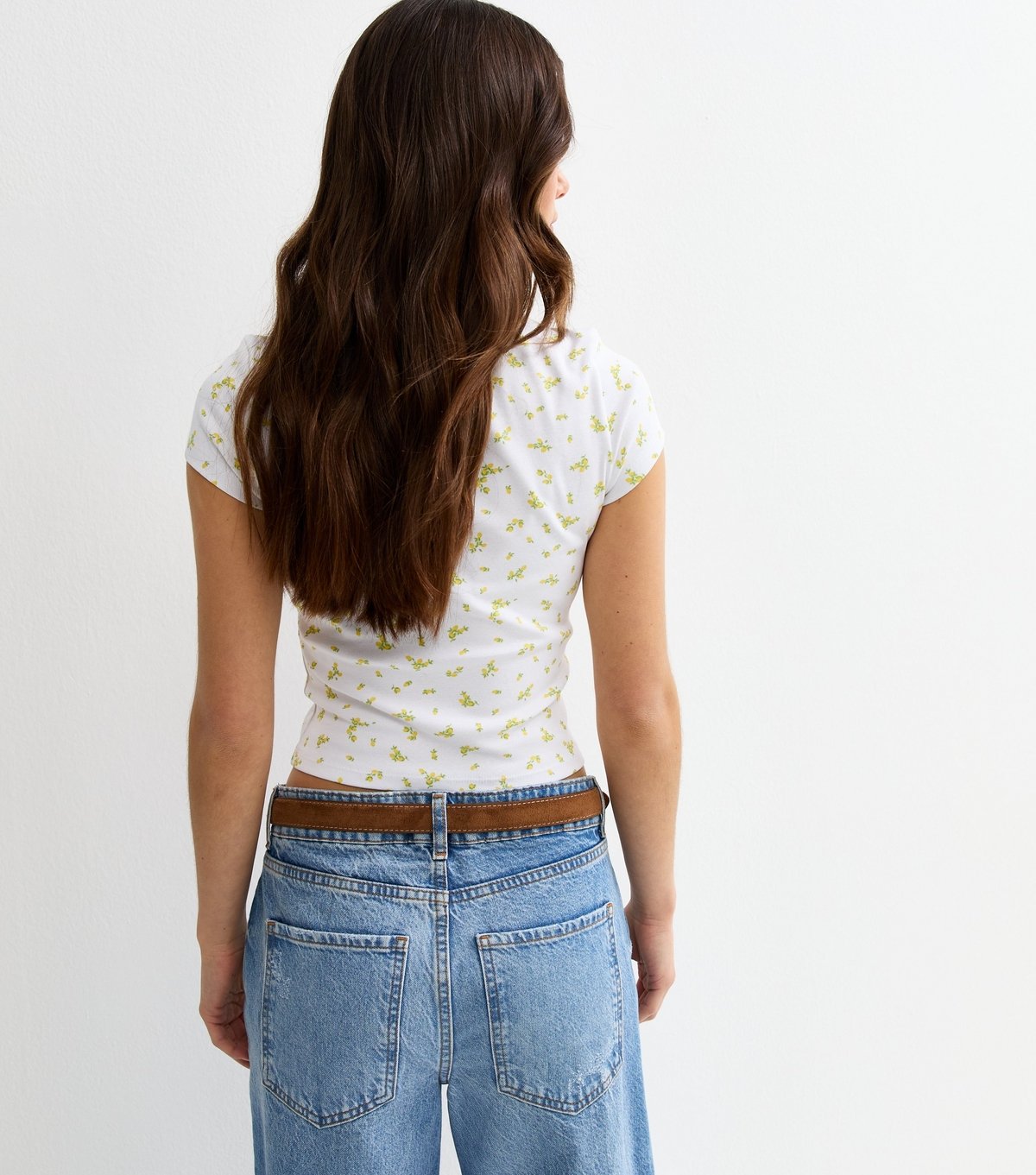 New Look Women's Petite White Floral Print Cropped Top New Look - 4