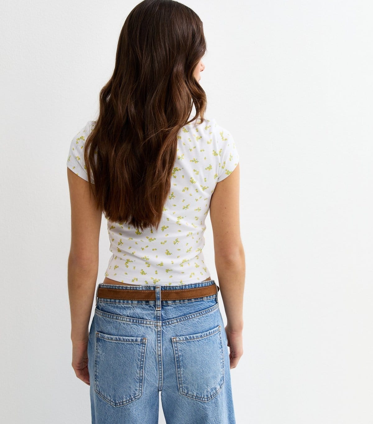 New Look Women's Petite White Floral Print Cropped Top New Look - 4
